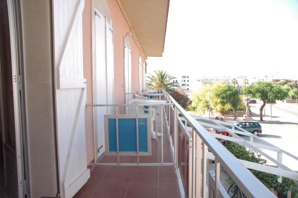 Hostal Paris Ciutadella 시우타데야 객실 사진