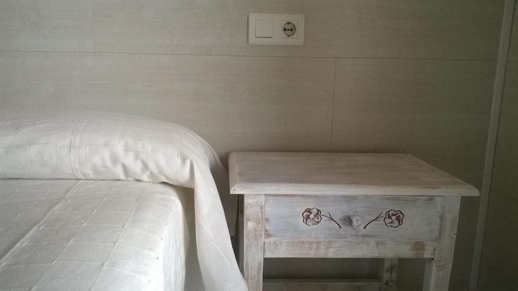 Hostal Paris Ciutadella 시우타데야 외부 사진