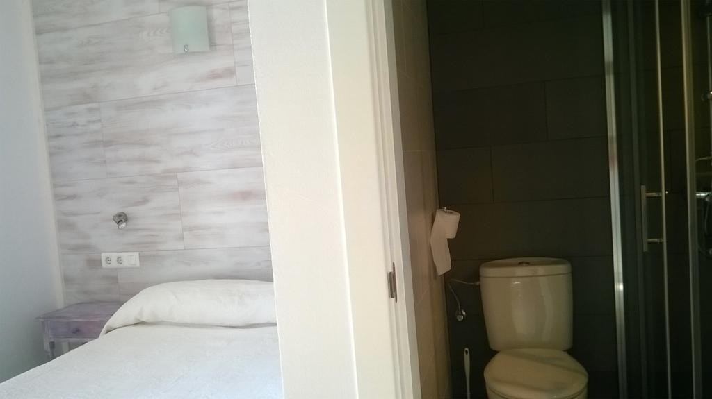 Hostal Paris Ciutadella 시우타데야 객실 사진