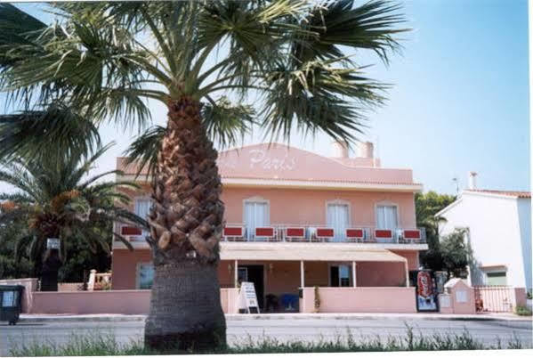 Hostal Paris Ciutadella 시우타데야 외부 사진